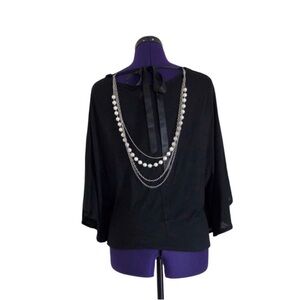 Bongo Black White Pearl Necklace Long Sleeve Top